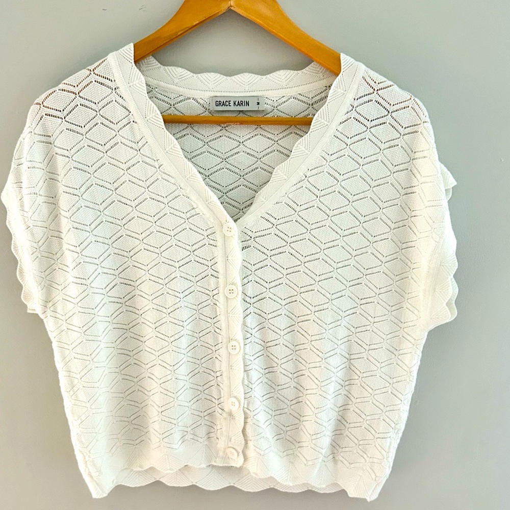 Grace Karin knit lightweight sweater button up Medium Excellent condition